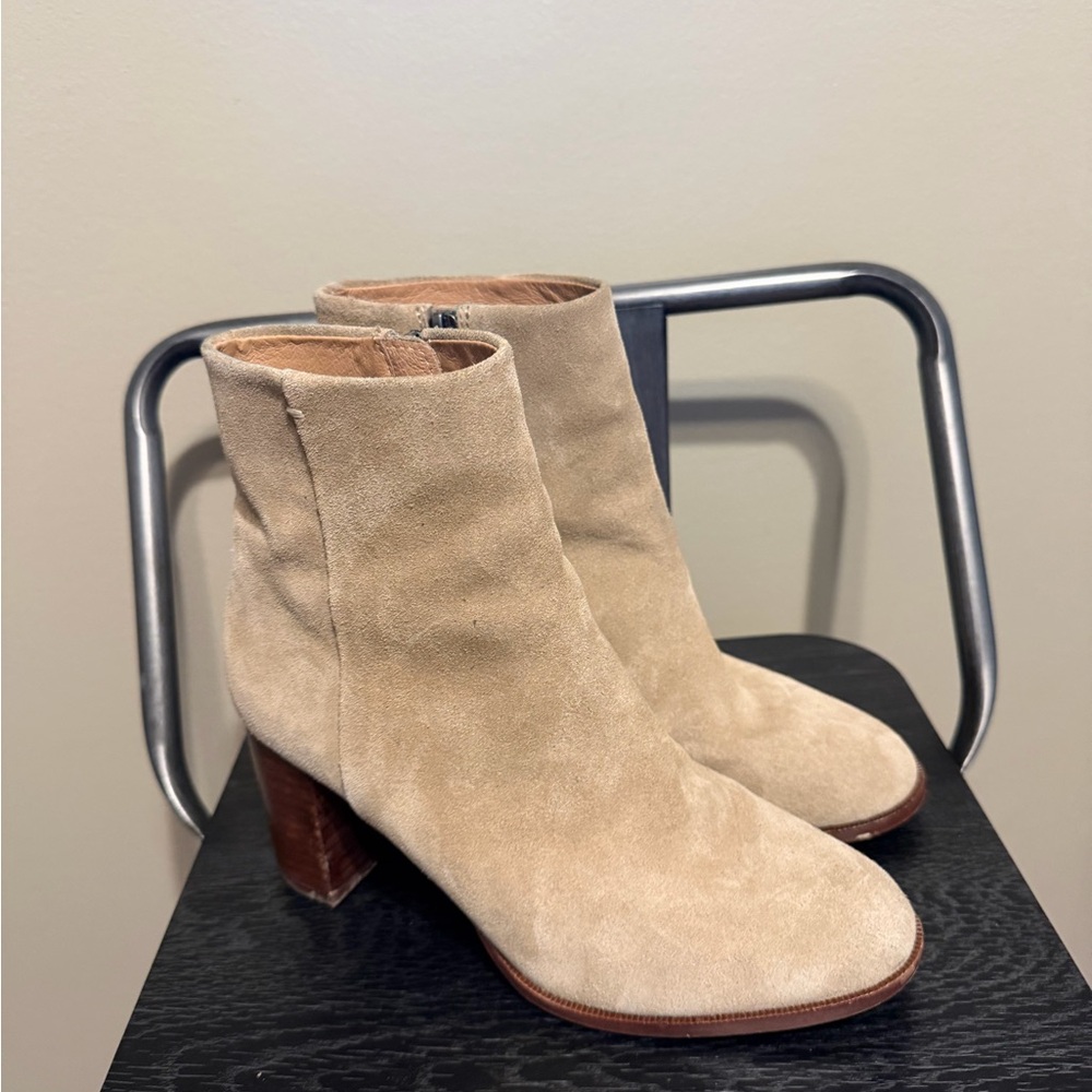 Madewell Beige Suede Ankle Booties 6.5 Stacked Heel - Picture 16 of 16